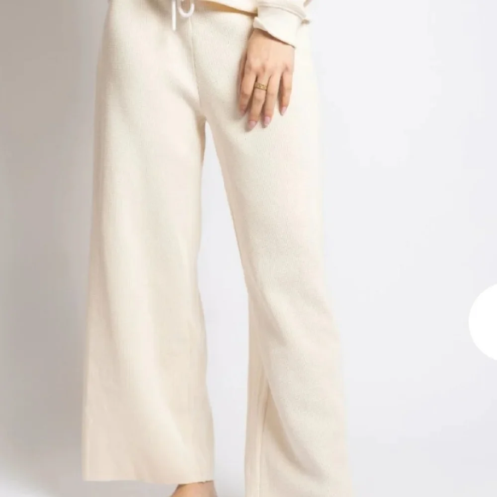LEALLO Thermal Wide Leg Pant. - Picture 1 of 4